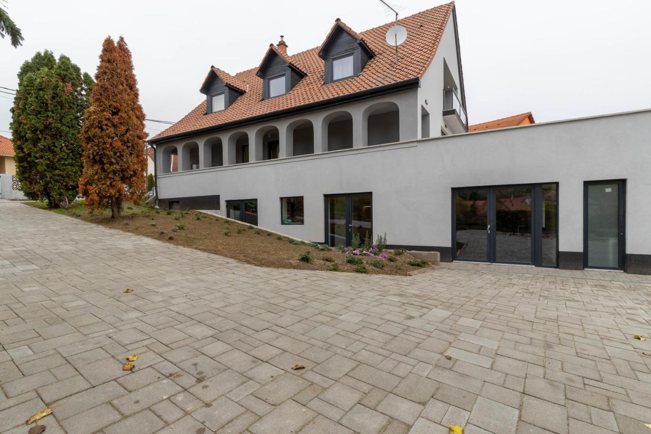 Villa Berc Egerszalók Buitenkant foto
